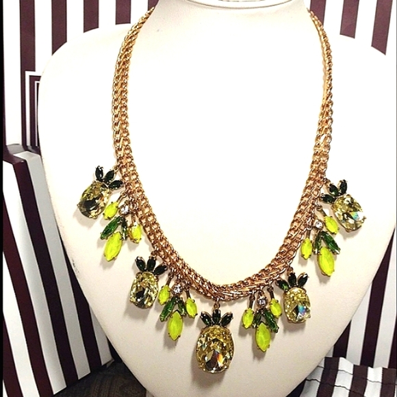 Henri 🍍Bendel Pineapple Statement Necklace with Swarovski Crystals - Picture 12 of 16